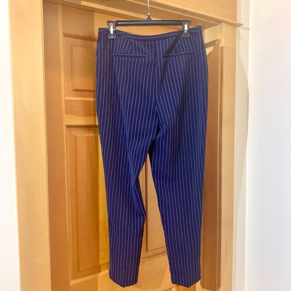 🔴REDUCED‼️💥EUC💥 Chico's Navy Striped Ankle Pants - Size 0 (US standard Size 4)✨ - Picture 11 of 15